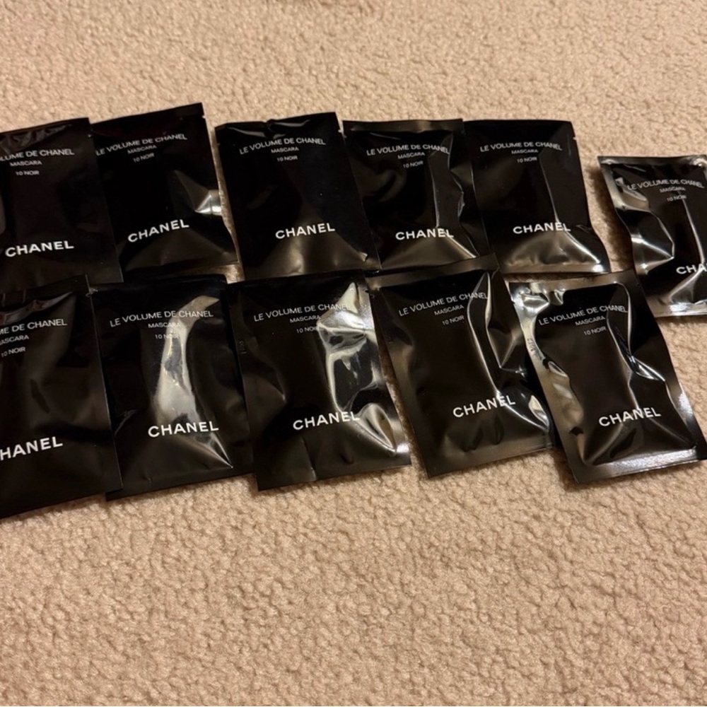 CHANEL Le Volume Mascara Sample Set in Black